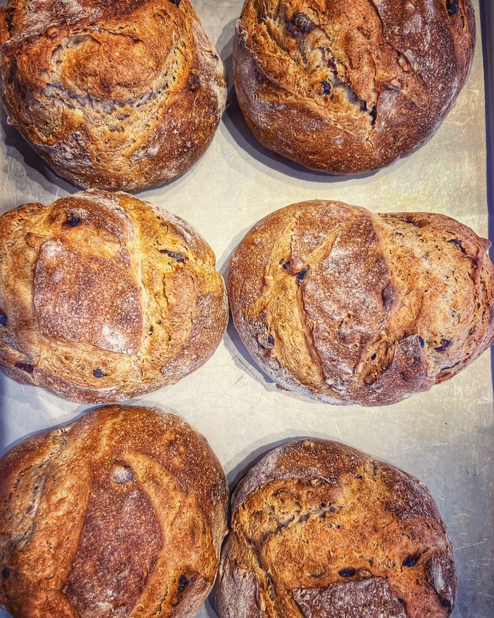 Desem brood met noten en rozijnen- enkel op vrijdag!!